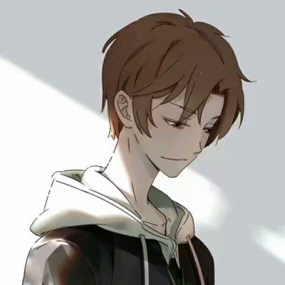 男童被生父女友抱起来往地上摔